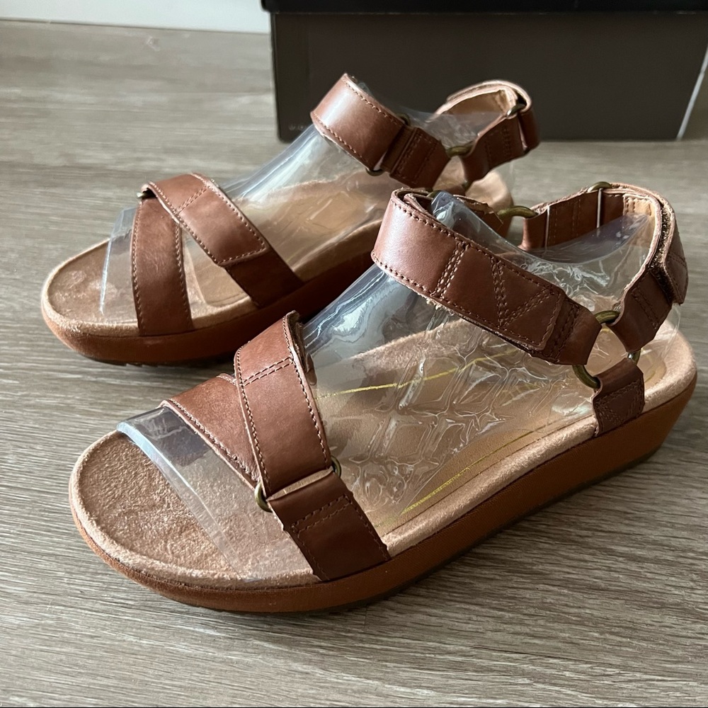 vionic kayan platform sandals